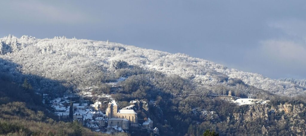 Saint-Cirq Lapopie sous la neige