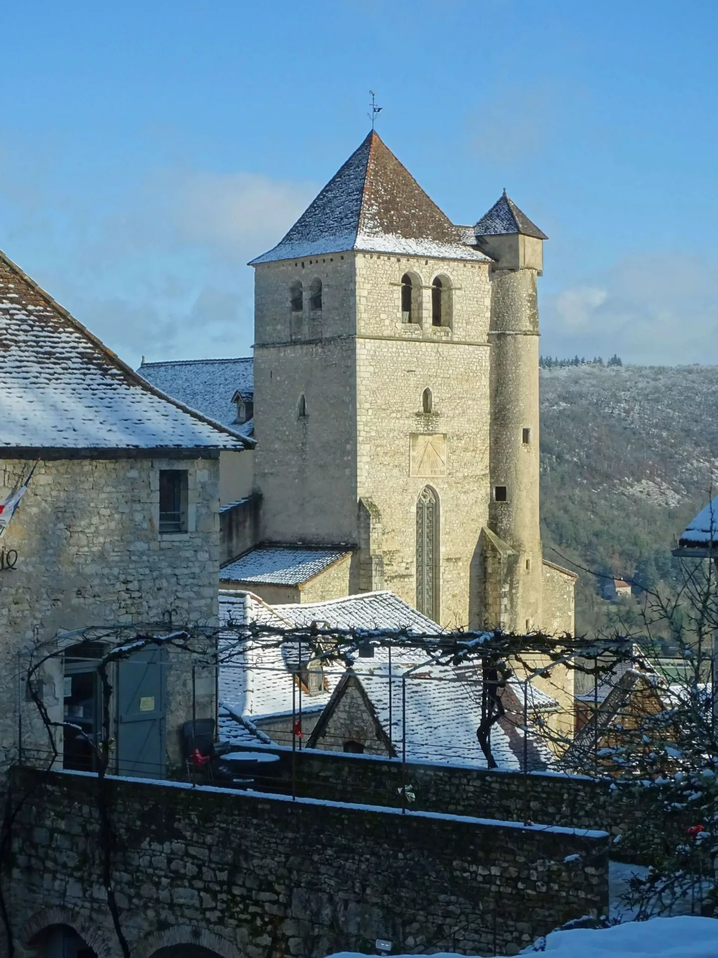 Saint-Cirq Lapopie sous la neige